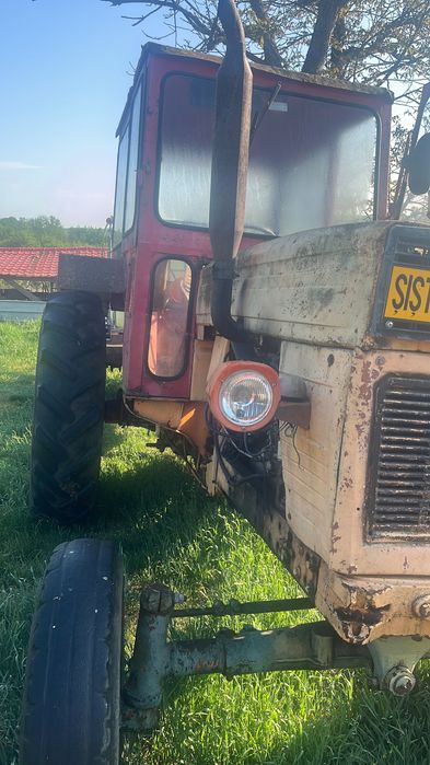 Vând tractor U650