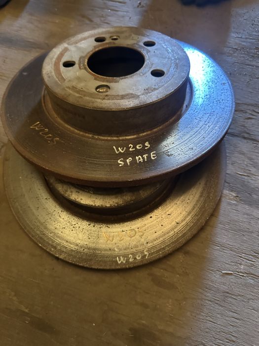 Set discuri / disc frana fata / spate Mercedes w205 C class motor 1.6 - 2.2 euro 6 stanga / dreapta fata / spate