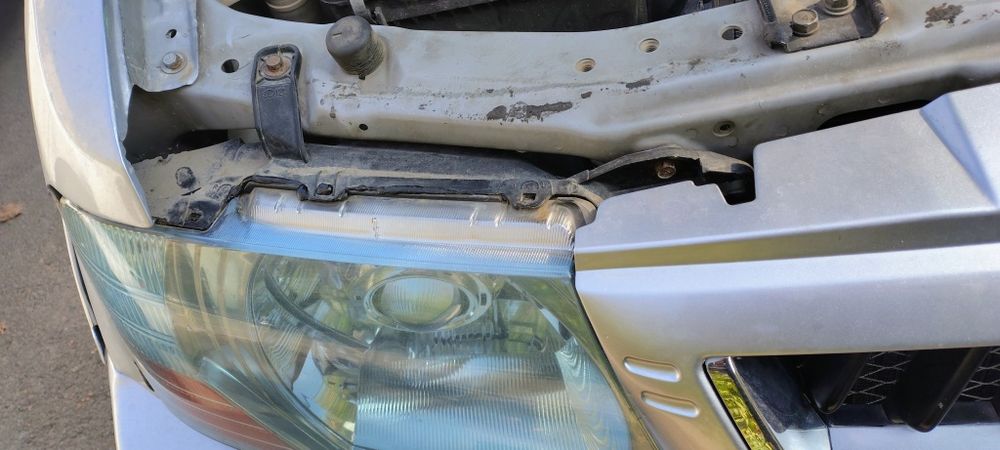 Фары на Pajero 3