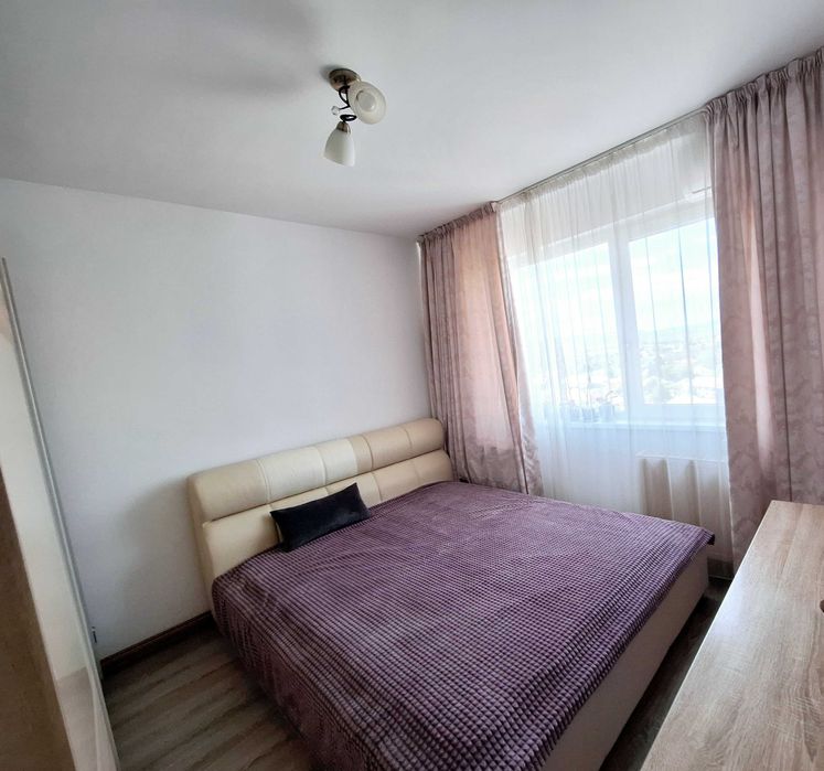 Vând apartament 3 camere decomandat