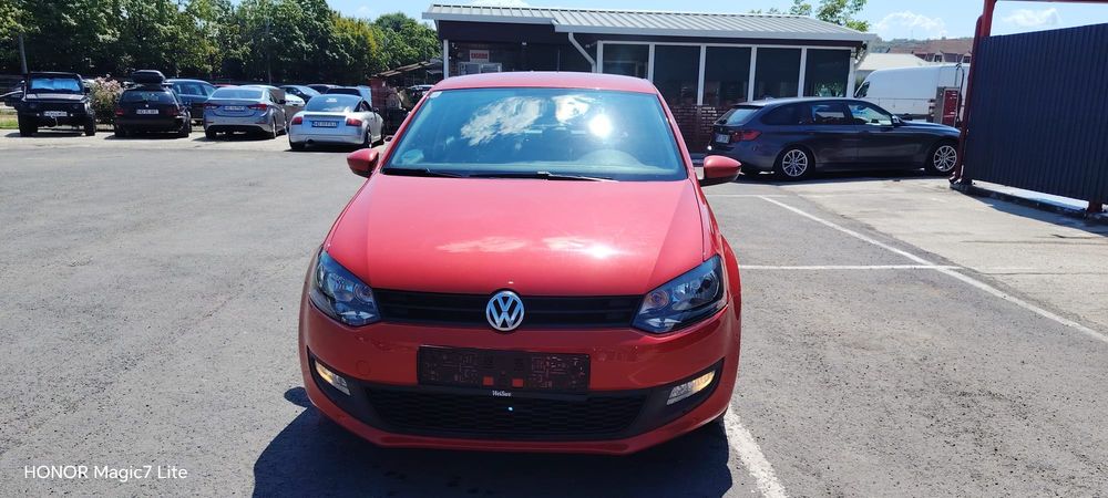 VOLKSWAGEN Polo