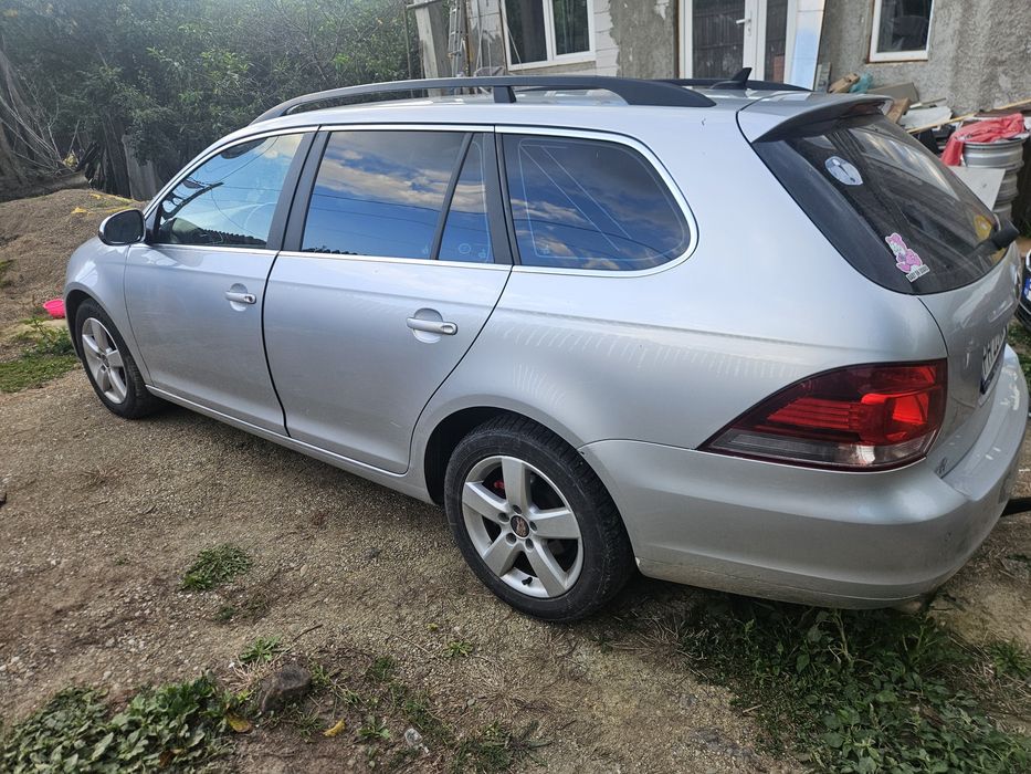 Volkswagen Golf 2011 diesel, 4.744 € — imagine 3