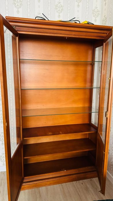 Шкаф сервант для посуды