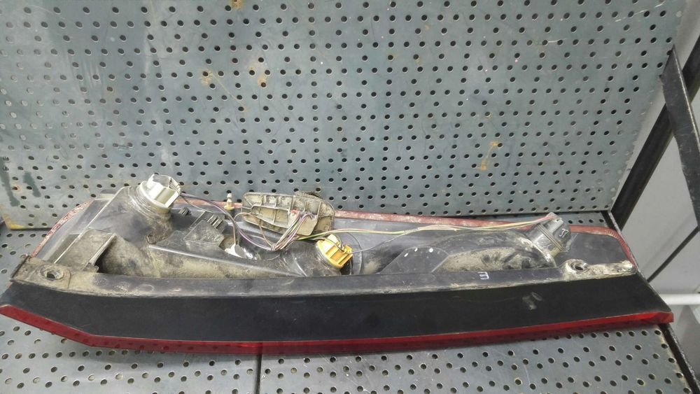 Stop tripla lampa dreapta ford fiesta 5 jh jd hatchback facelift 6s6113404b
