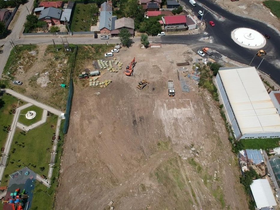 Teren 6.372 mp Afumati – colț giratoriu DN2, acces 3 strazi