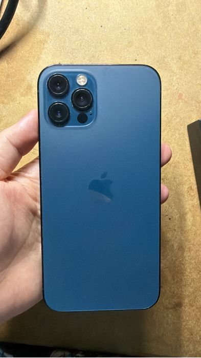 Продам Iphone 12pro 256gb синий