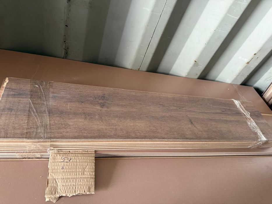 Продам ламинат