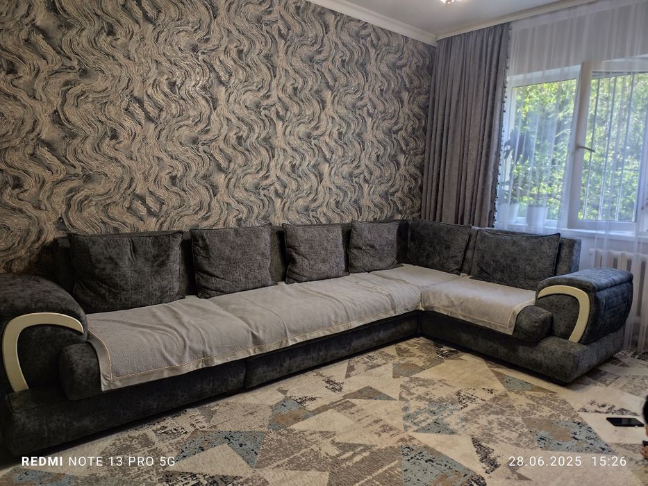 Продам угловой диван в отличном состоянии