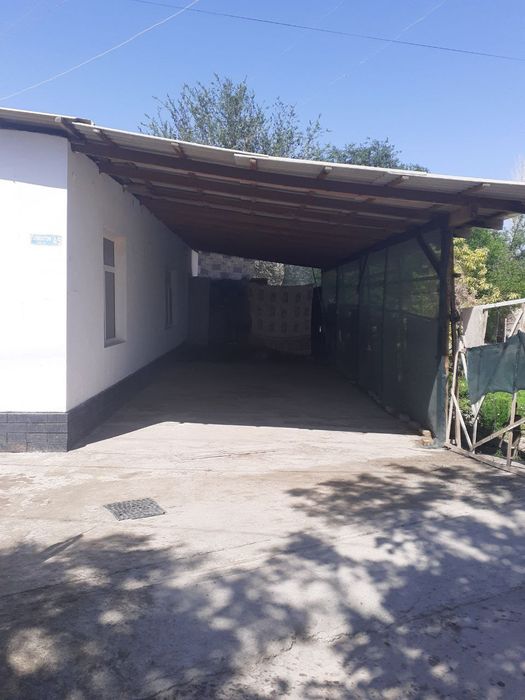 5 xonali uy sotiladi