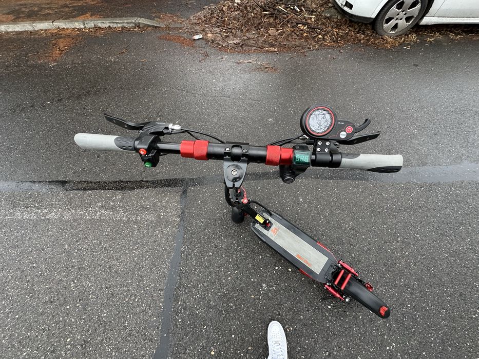 Trotineta electrică Kugoo Kukirin M4 Pro, încă în garanție