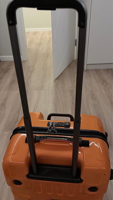 Продам чемодан mendoza space treval