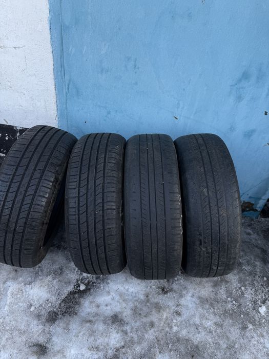 Продаю шины 215/60 R16