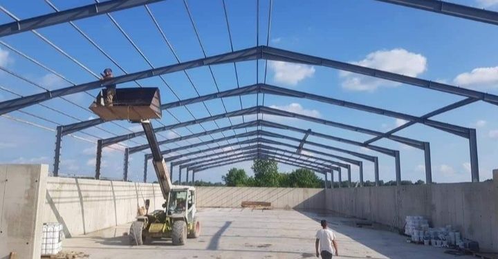 Vand și construiesc o gama larga de hale sau structuri metalice noi ne