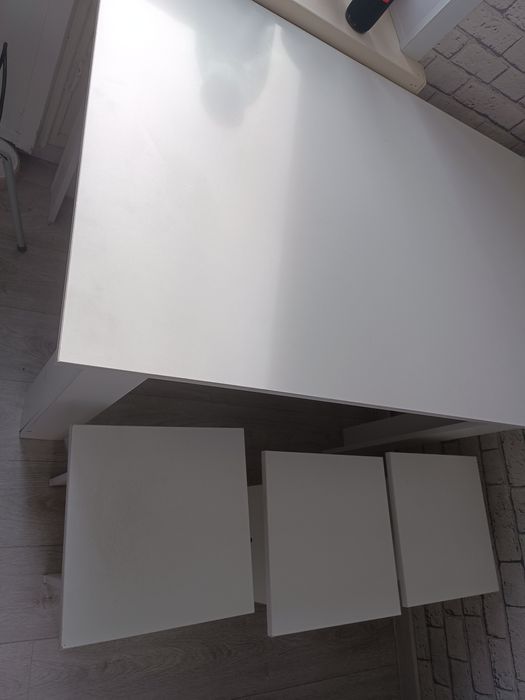 Продаем стол и стулья