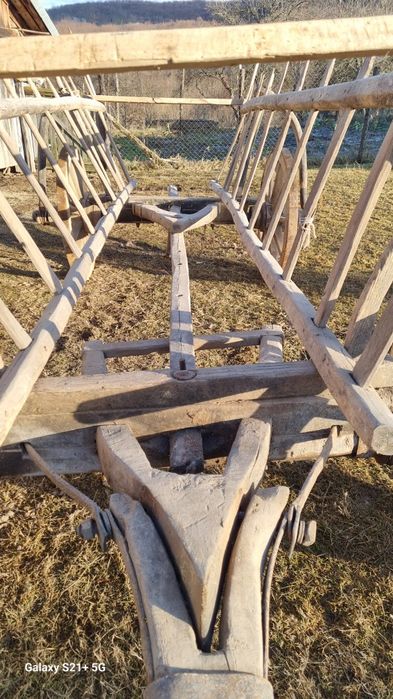 Vând car Rustic pentru decor.