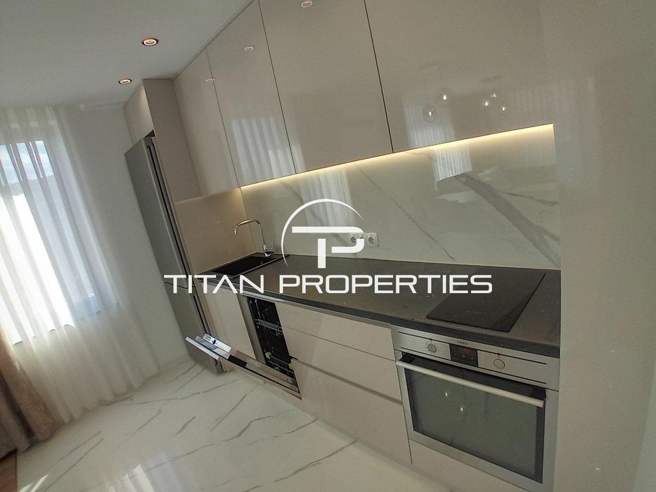 Дава се под наем Тристаен апартамент в Пловдив, Остромила - 116 кв.м за 650 € - Снимка #3