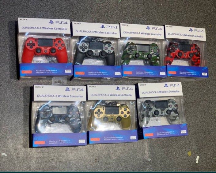 Продам джостики на playstation 4 новые