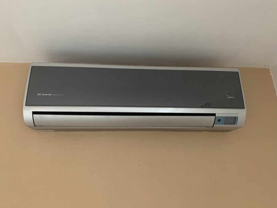 Работещ климатик Мидеа