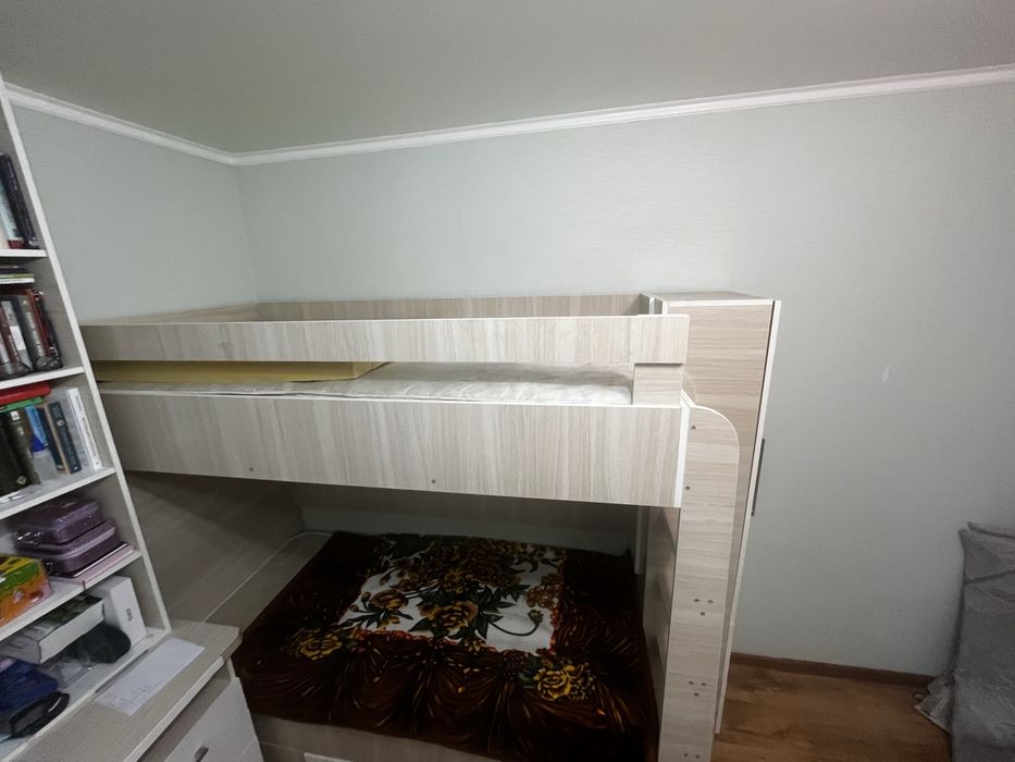 двухъярусная кровать