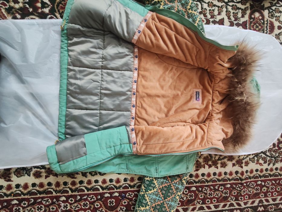 Продам детскую куртку- парку