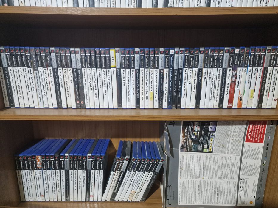 Над 200 диска за playstation 2