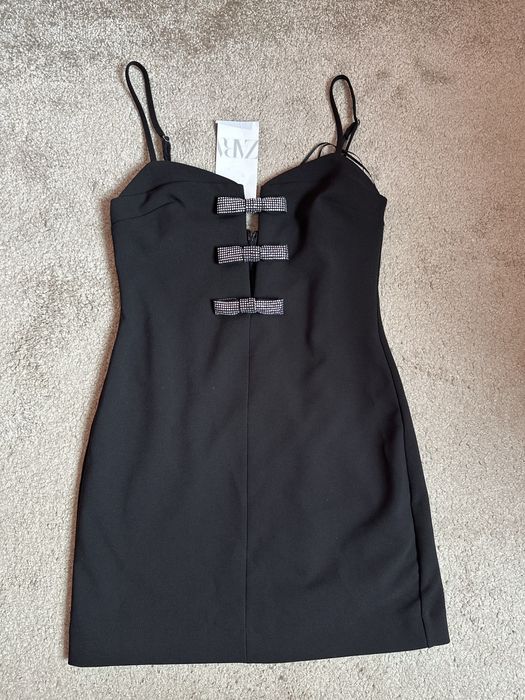 Zara чисто нова ,черна ,къса рокля