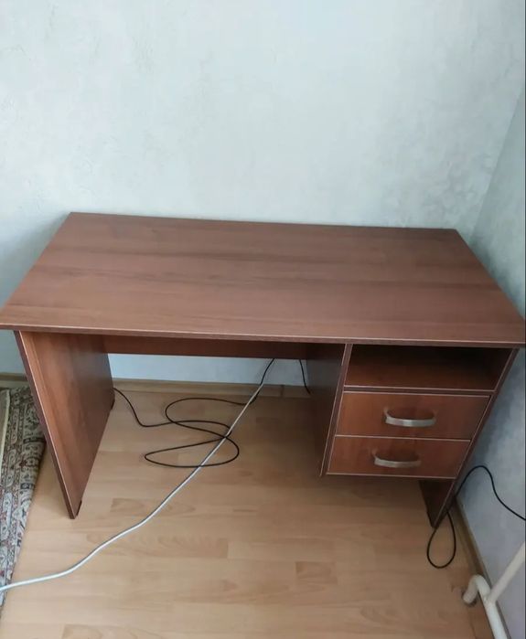 Продам кресло и стол за 45К