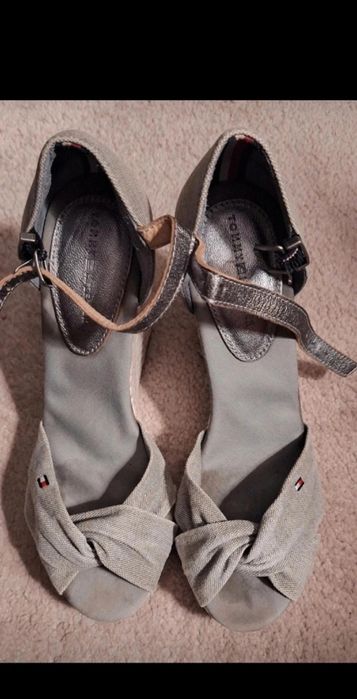 Sandale tommy hilfiger nr 38