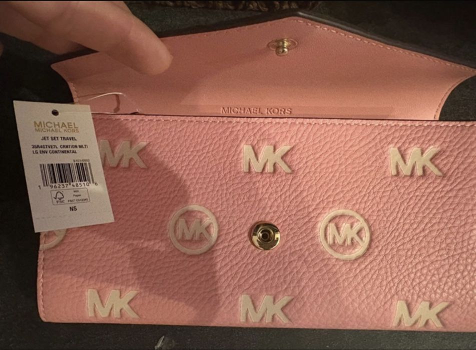 Portofel Michael Kors nou cu eticheta