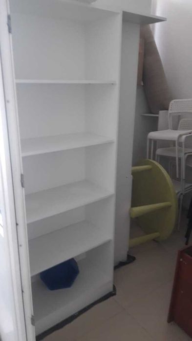 Продам!!! Шкафы, столы и стулья