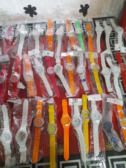 Lot ceasuri colorate 10 buc sau 50 buc