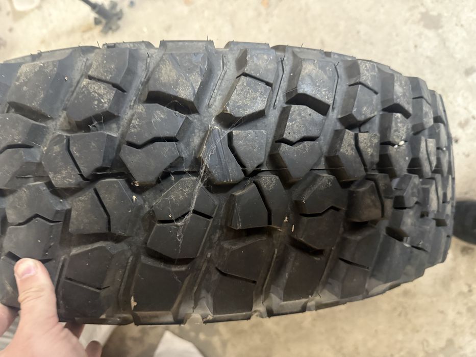 BFGoodrich Mud-Terrain KM2 245/70 R17 + 5 бр. алуминиеви джанти