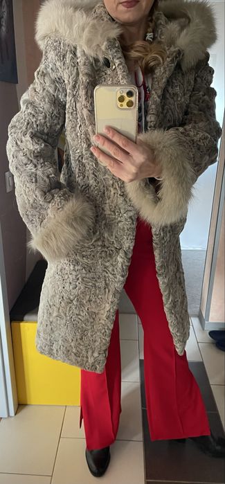 Haina de blana Luxury, din astrahan bej cu vulpe polara