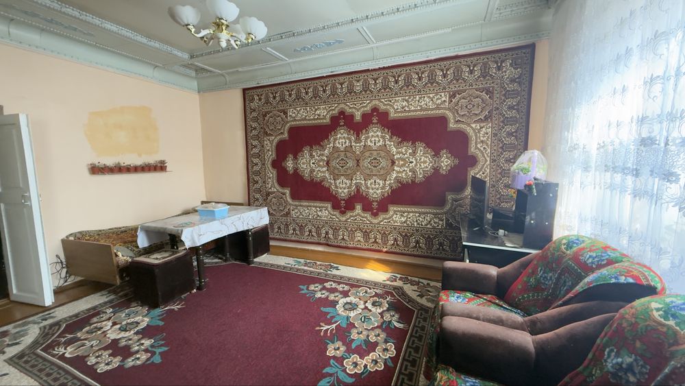 Srochno uy sotiladi 18 sotix hamma sharoyiti bor