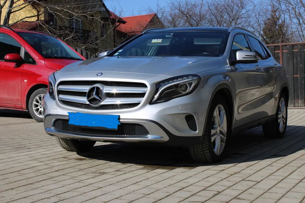 Mercedes-Benz GLA Mercedes Benz GLA 220d 4MATIC 7G-DCT