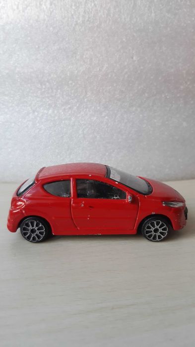 Vând machetă/mașinuță Peugeot 207,lipsa stopuri