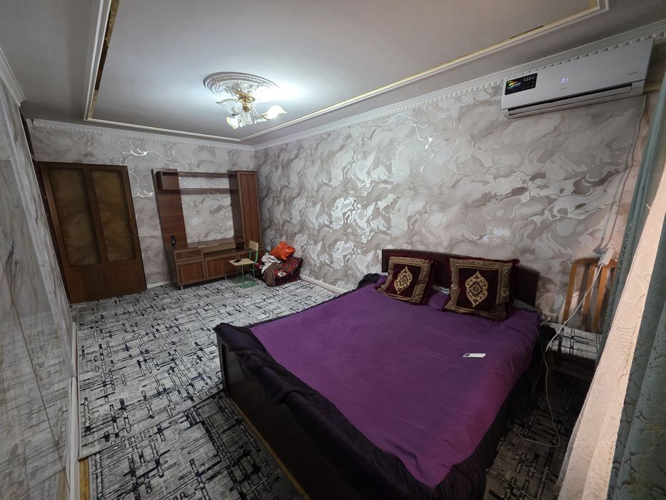 Фрунзенский масивда 1 хоналик квартира ижарага берилади