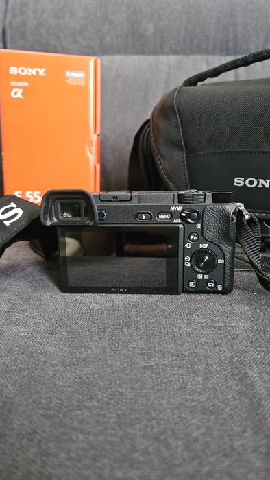Sony A6300 + 2 Обектива + Чанта + SD Карти | Отлично Състояние