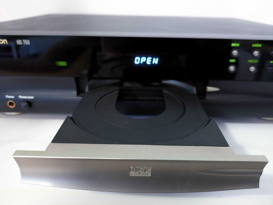 CD плеър Harman Kardon HD 750 аудиосистема