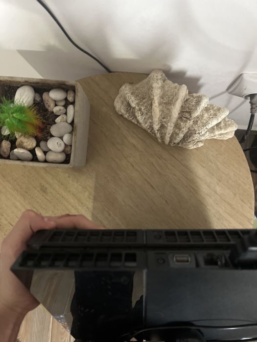 Vand ps4 + consolă + jocuri