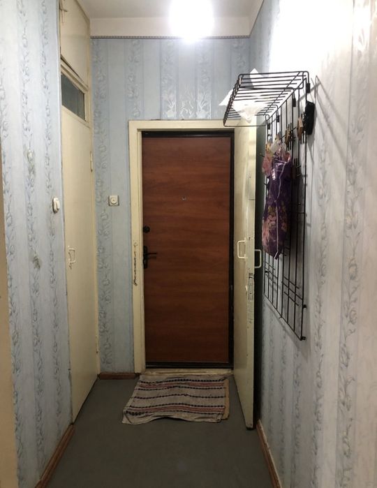 Ялангач массив ! Продаётся квартира 2/1/4 балкон 1.5×6