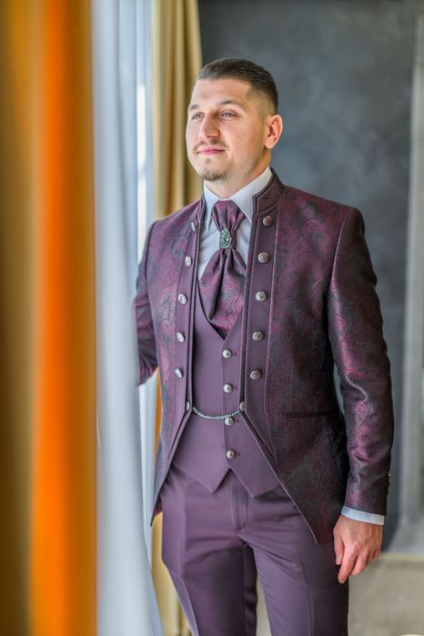 Costum mire Burgundy Domnesti • OLX.ro