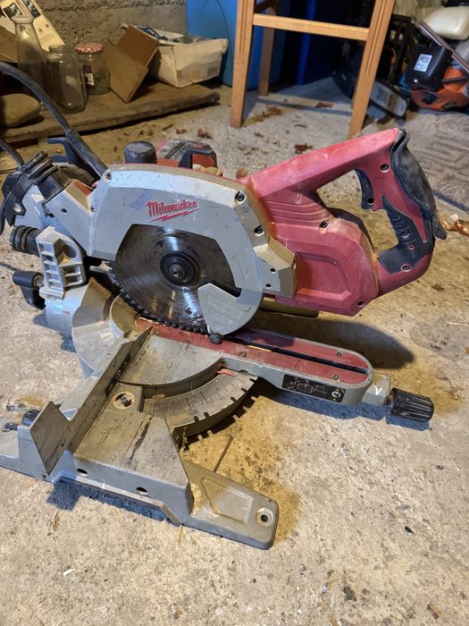 Circular milwaukee MS 216 SB