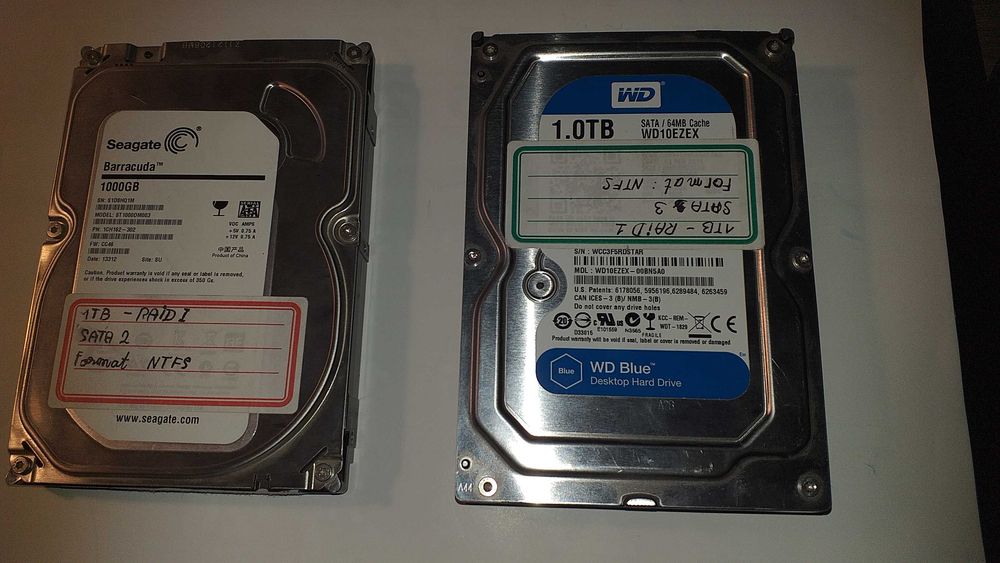 Vand 2 buc HDD 1 TB (1000 GB), WD Blue si SEAGATE, interfata SATA