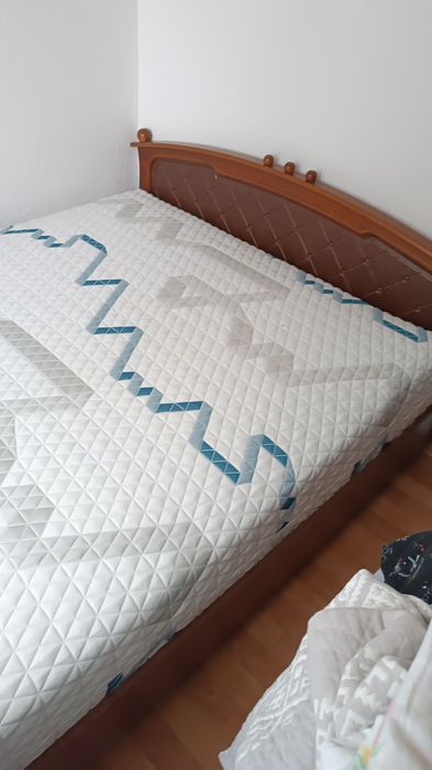 Продаётся спальный гарнитур