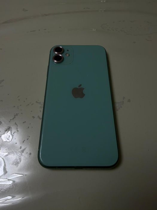 Продам Айфон Iphone 11