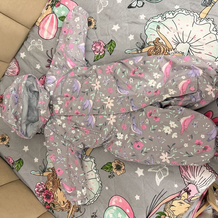 Продам комбинезон для девочки