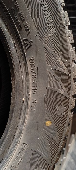 Зимние шины 205/65/16