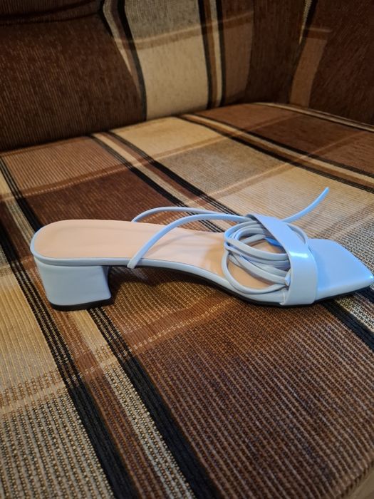 Sandale albastre cu toc jos pentru femei, mărimea 38