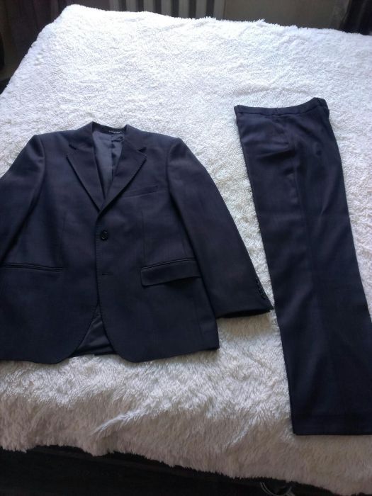 Продам классический костюм